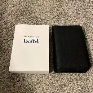 The Budget Mom Wallet-Black, NO envelopes included.